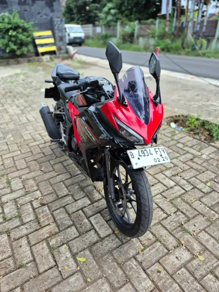 Dijual Honda CBR 150R Facelift ABS tahun 2019 ss lengkap mesin bagus