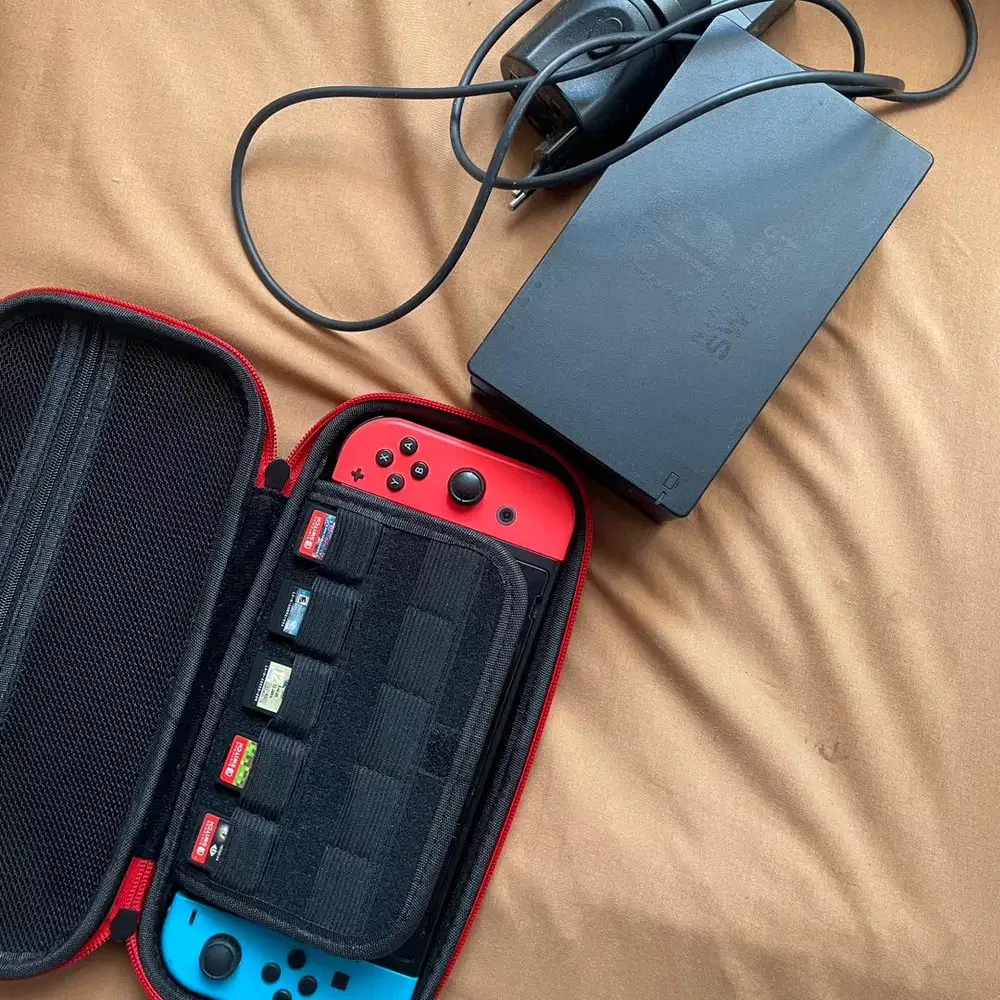JUAL NITENDO SWITCH V2 OFW RESMI  (Termasuk game card) BISA NEGO