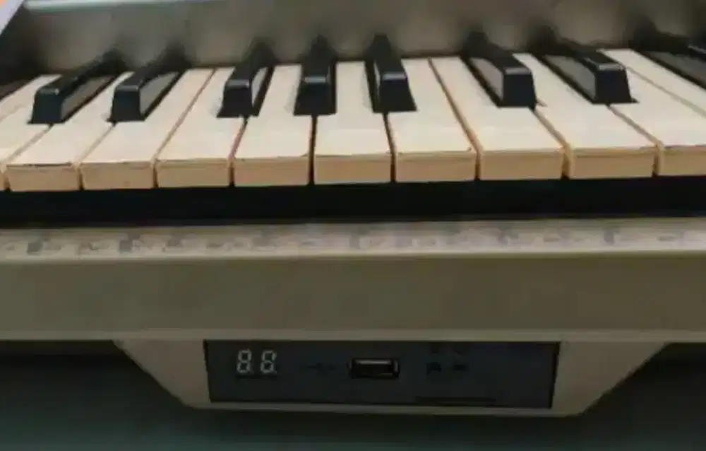 Jual Yamaha psr s1100 piano psr 1100 bisa USB flash disk lengkap sips