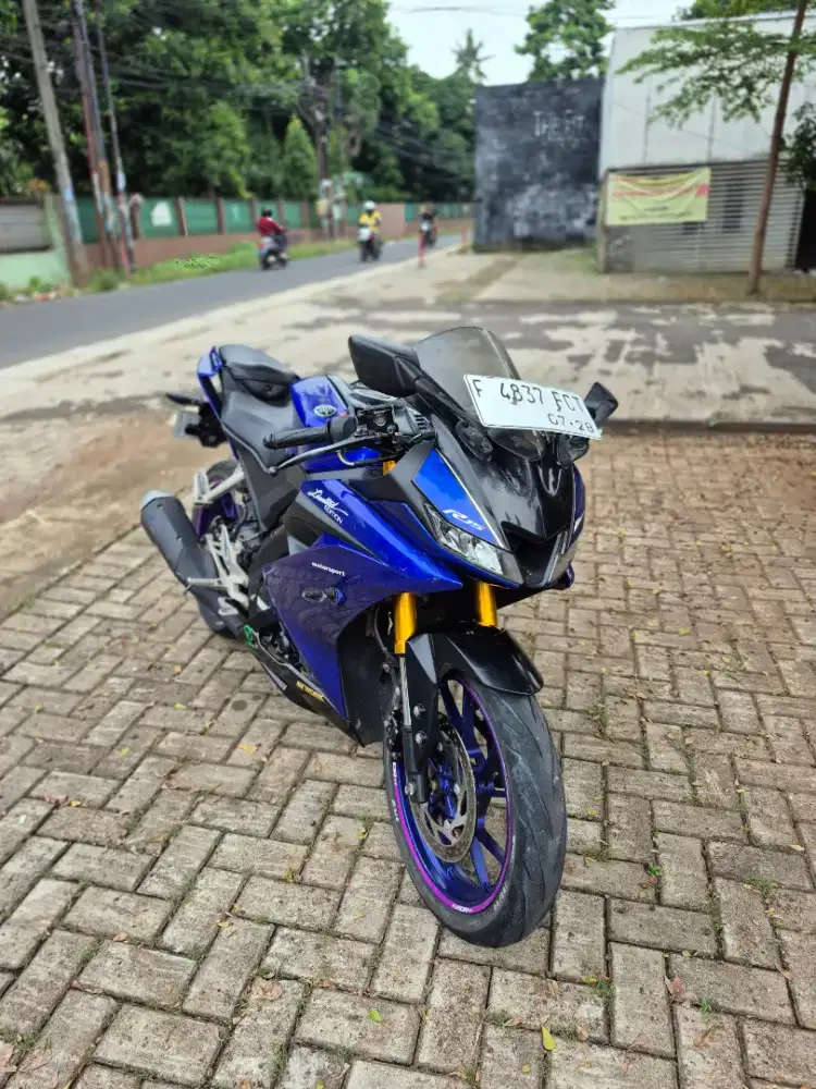 Dijual Yamaha R15 V3 tahun 2018 pajak hidup panjang mesin bagus