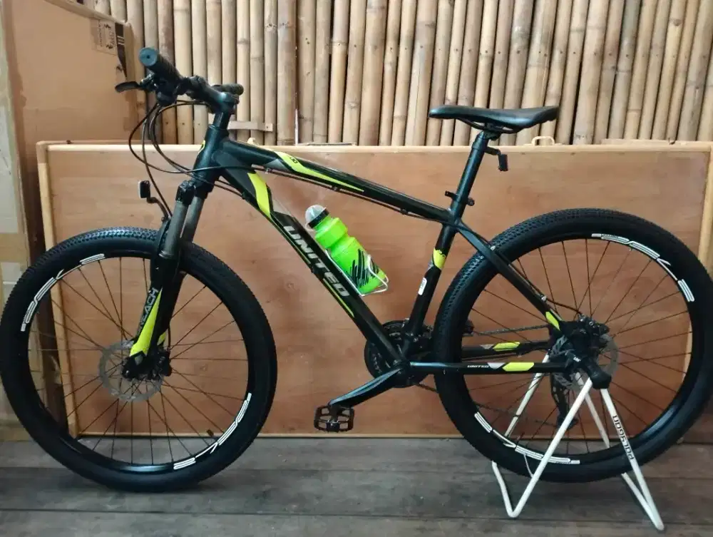 Sepeda MTB united Detroit 2.00