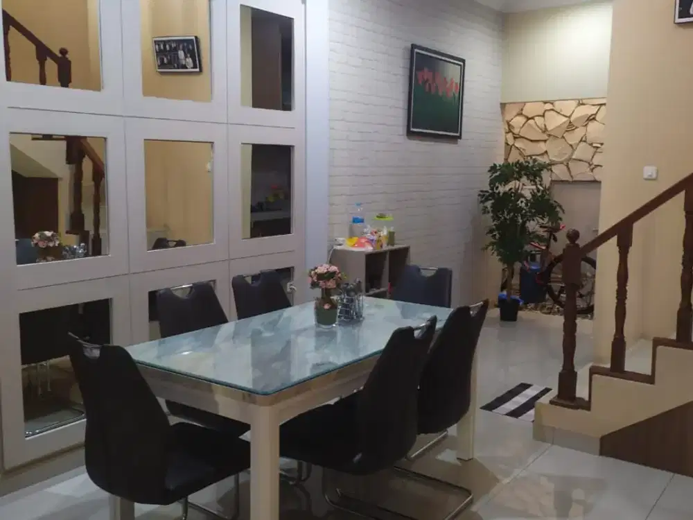 Rumah 2 Lantai Full Furnished Ternyaman di Bojong Koneng Makmur