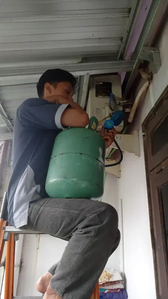 ZERVICE AC,MESIN CUCI,DISPENSER,KULKAS,WATER HEATER DLL BERGARANSI