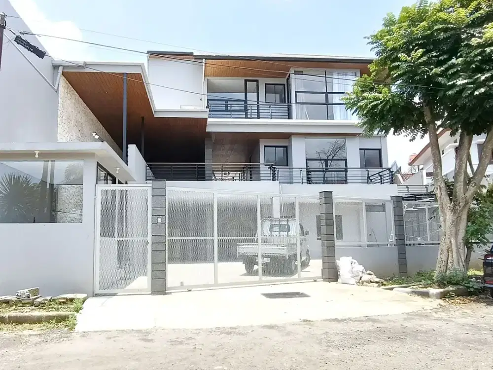 Dijual Rumah Mewah Baru Semi Furnish di Setiabudi Regency