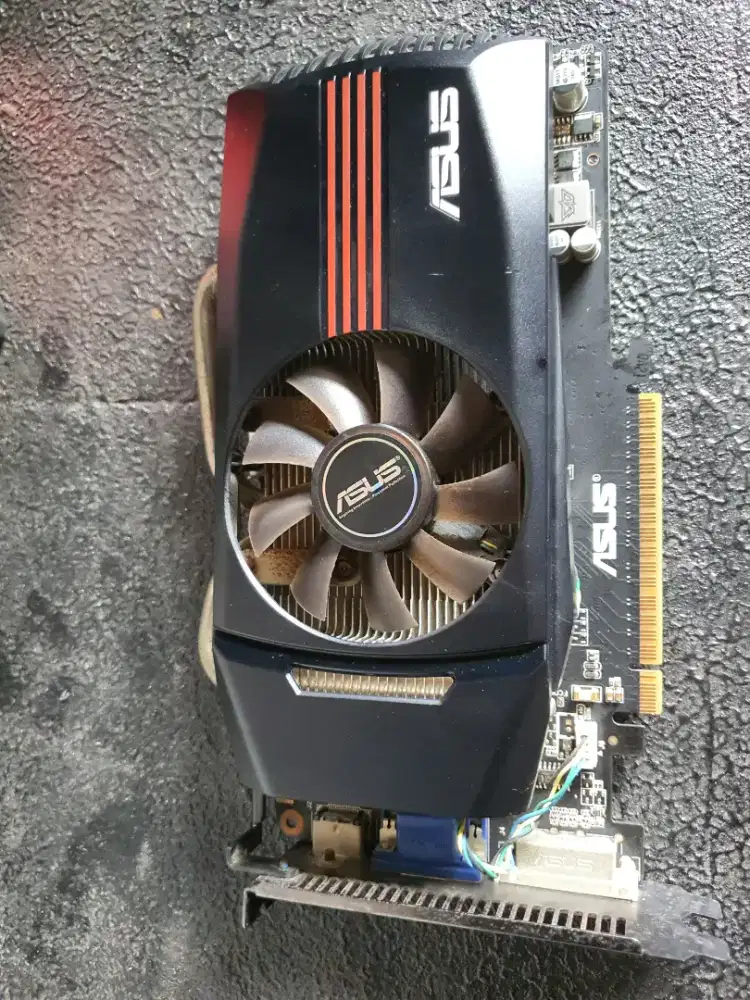 Kartu grafis/ VGA Asus GTX 550 Ti