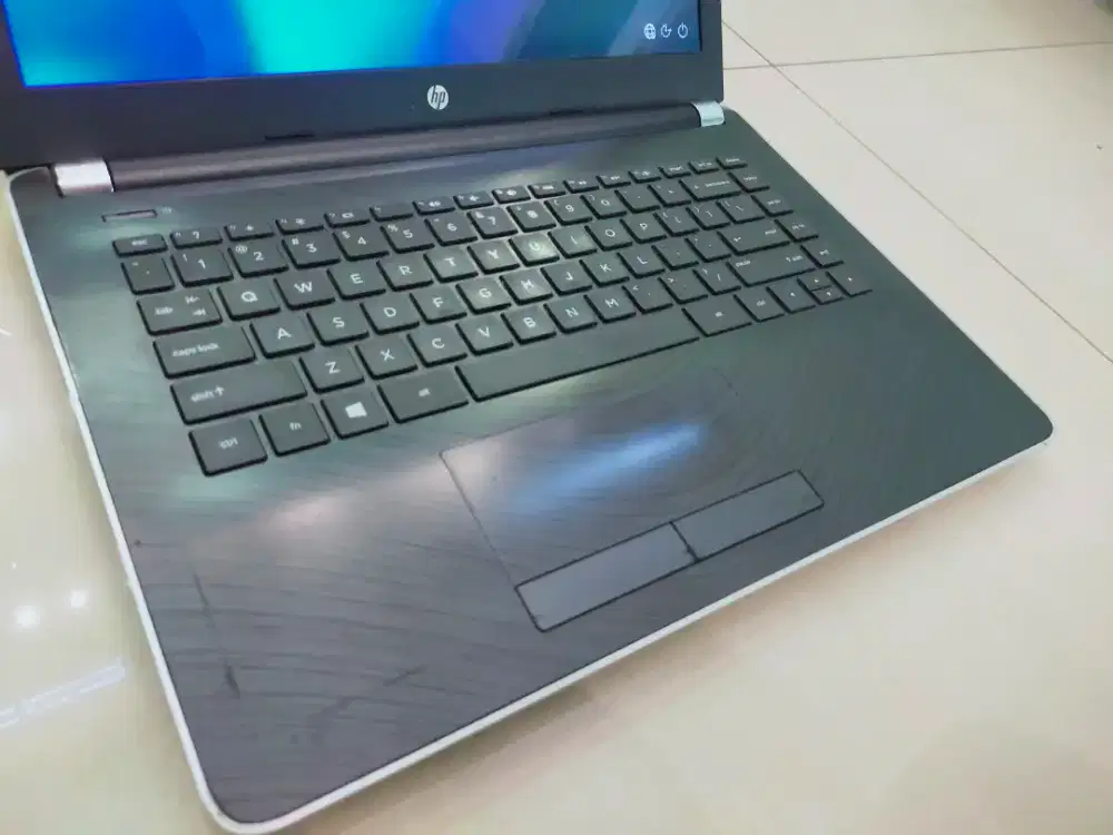Dijual laptop Hp 14 AMD A9-9215 Ram 8GB DDR4 SSD 256GB Win 11 siap