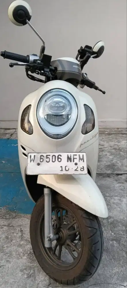 Di jual motor pribadi honda scoopy esp prestige keyless