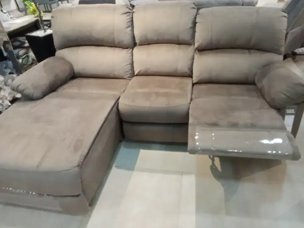 ZARIEL SOFA RECLINER CHAISE RIGHT
