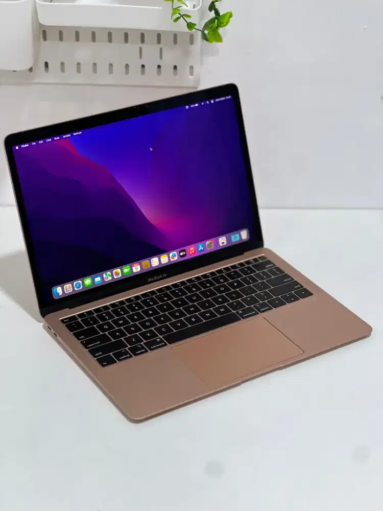MacBook Air 2018 , 13 inch , 8/256