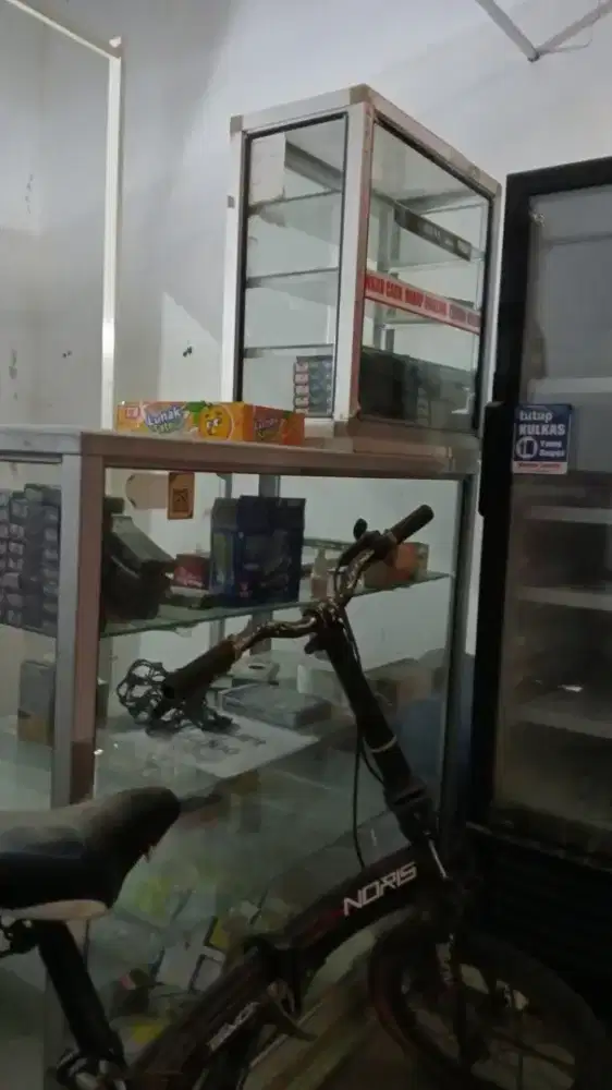 Etalase warung 1 paket sama etalase rokok