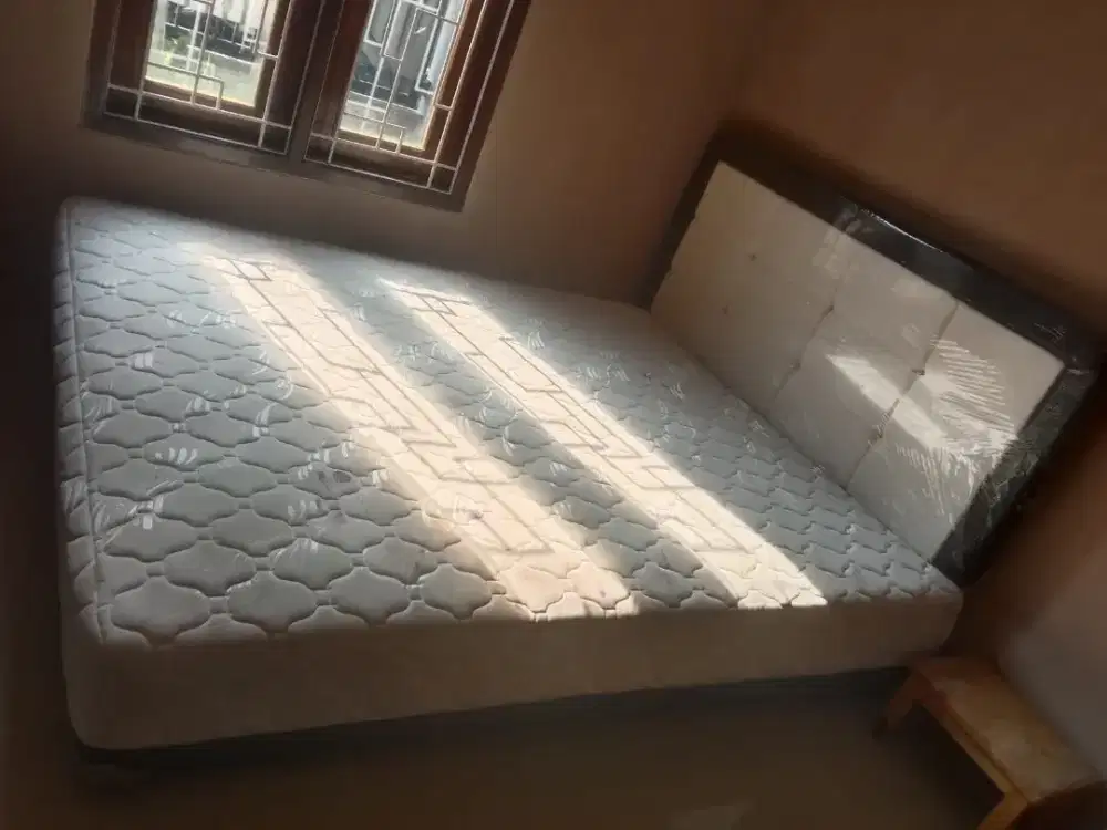 Dijual kasur dan dipan 1 set murh