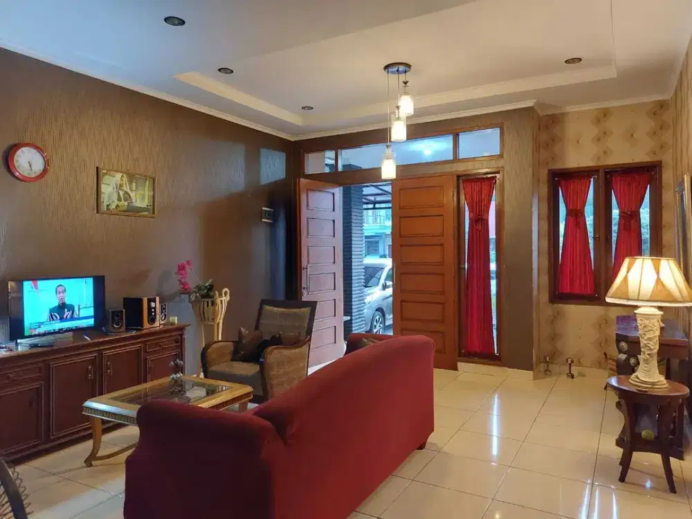 Di jual rumah 2 lantai luas  227 dan bagus termurah di cluster helicon