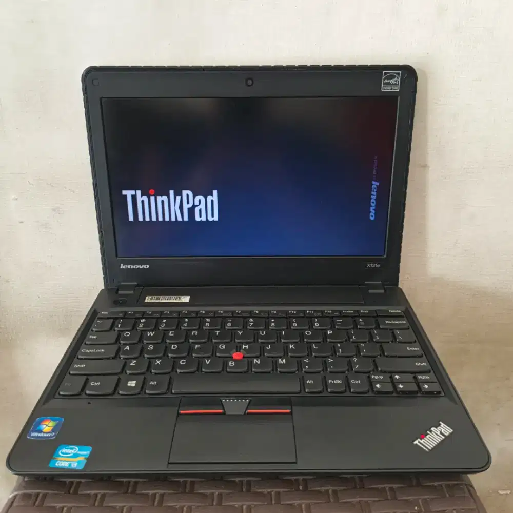 JUAL LAPTOP NOTEBOOK LENOVO THINKPAD X131e INTEL CORE i3-3227U RAM4GB
