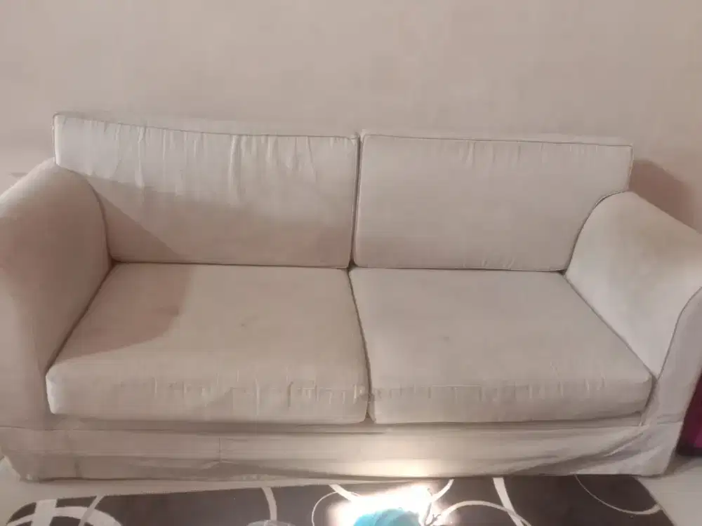 Dijual sofa putih 2 seat