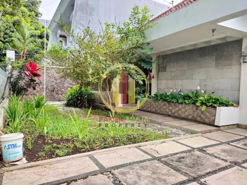 Best Price! Rumah lama strategis sayap Riau Bandung