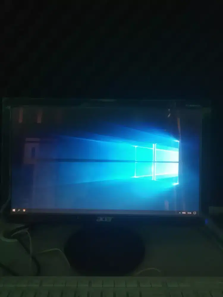 LCD Acer 16 inci