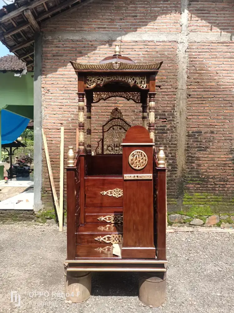 Mimbar masjid kubah 94