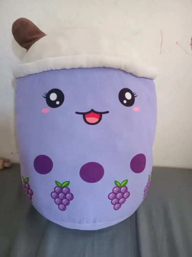 Boneka besar bekas