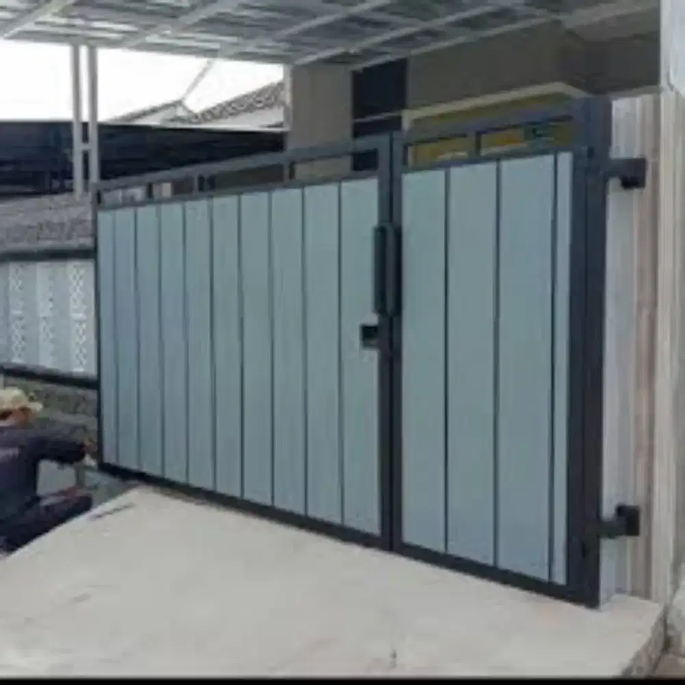 Pagar minimalis rangka hollow kombinasi grc woodplank