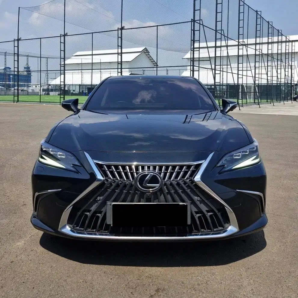 Lexus ES300 Hybrid NIK 2023
