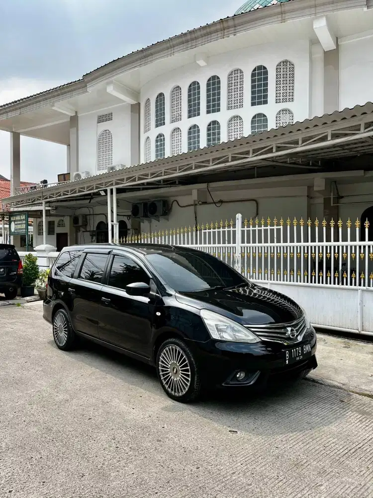 Nissan Grand Livina SV 1.5 AT 2016 - Cash 106 JT NEGO