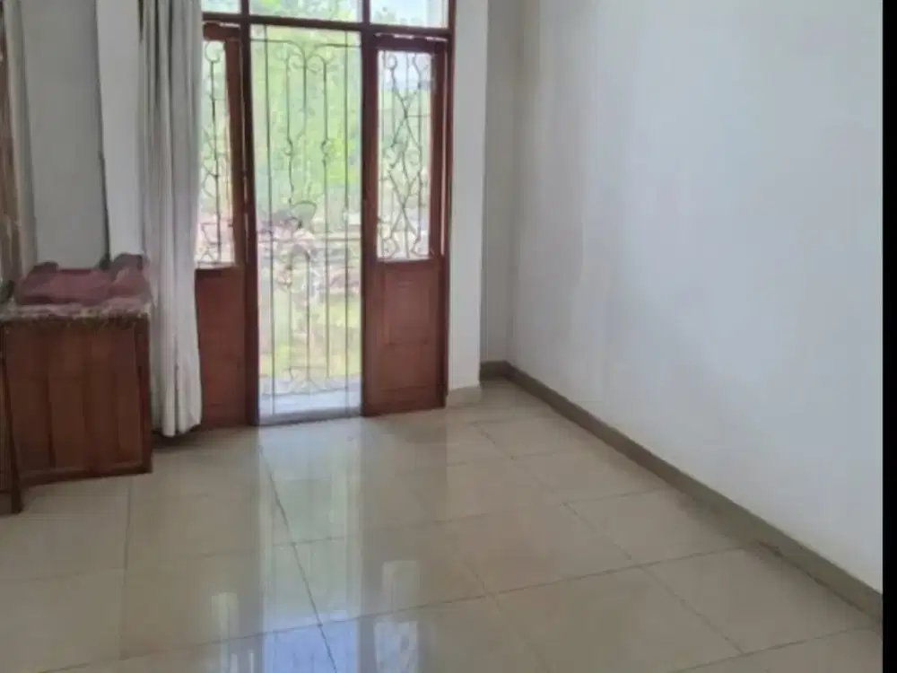 Dijual Rumah di Jalan Utama Mekarwangi Bandung