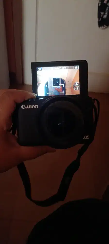 Dijual Mirrorless Canon m10