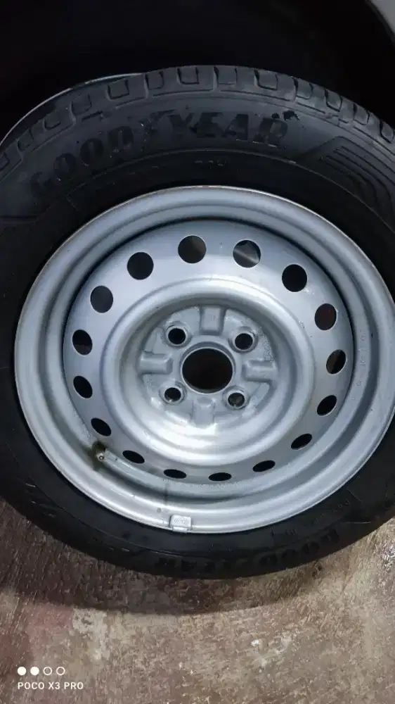 Velg dan ban R14 PCD 100