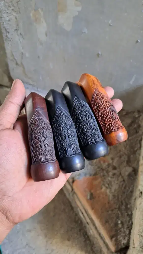 deder/handle keris jogja putri kinurung (ukir buto makoro)