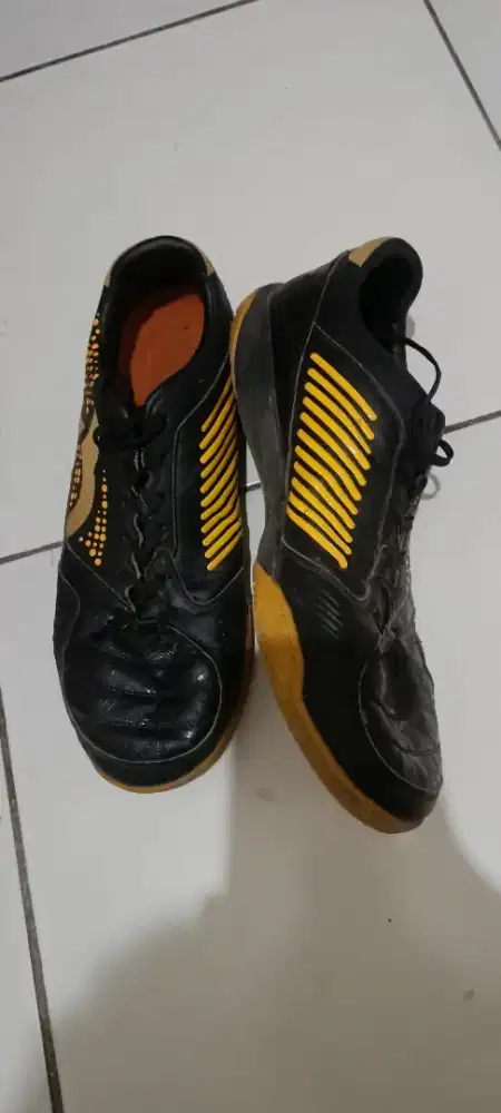 Sepatu futsal ortuseight (ORI)