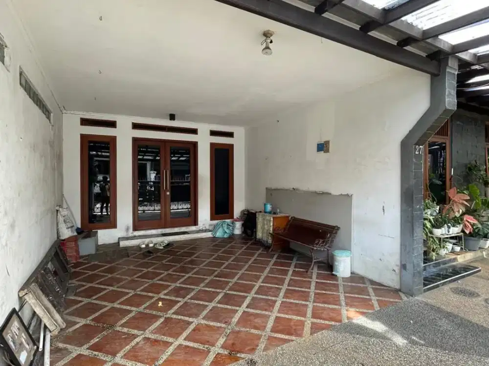 Dijual Rumah 2 Lantai Siap Huni di Sayap Lodaya