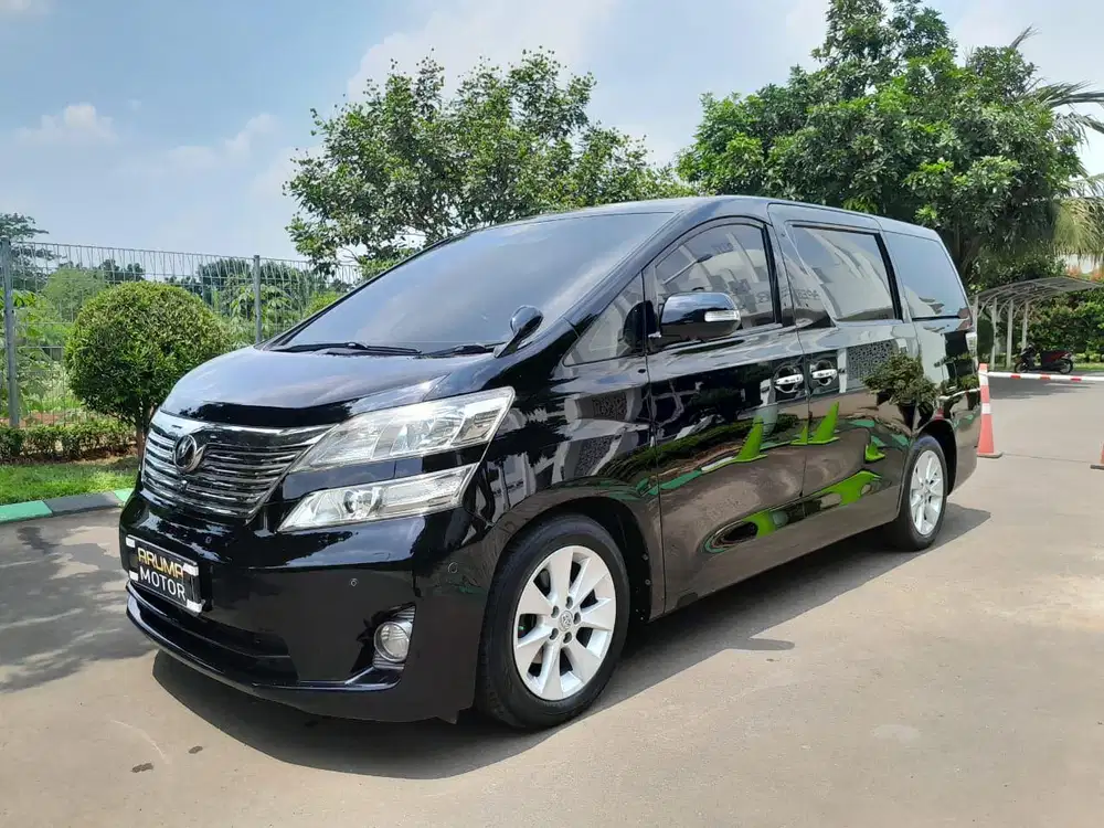 Toyota Vellfire 2.4 V Premium Sound 2011 tipe terlengkap hitam low km