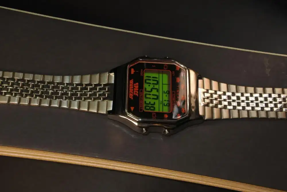 Jam Tangan Timex  X Space Invaders edisi khusus