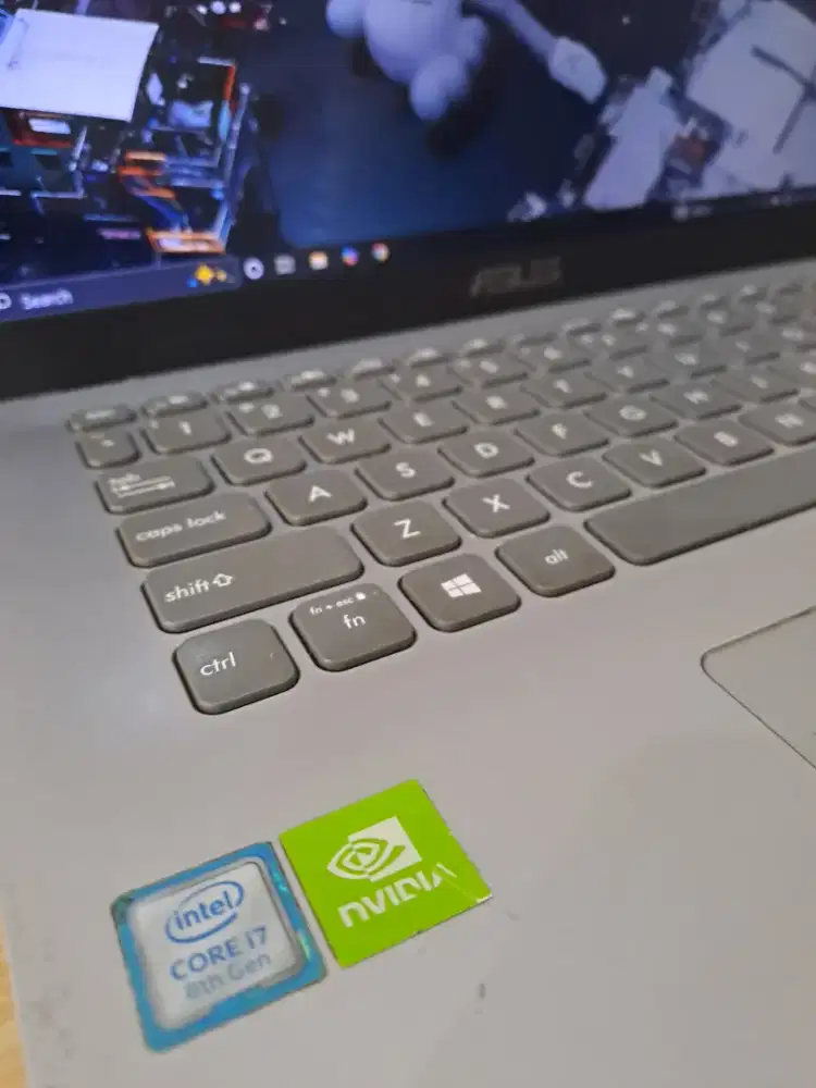 Asus A409FJ intel core i7 gen 8 ram 12 ssd 120gb Full HD nvidia mx230
