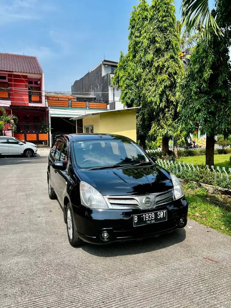 Nissan Grand Livina SV 1.5 MT 2011 - Cash 82 JT NEGO