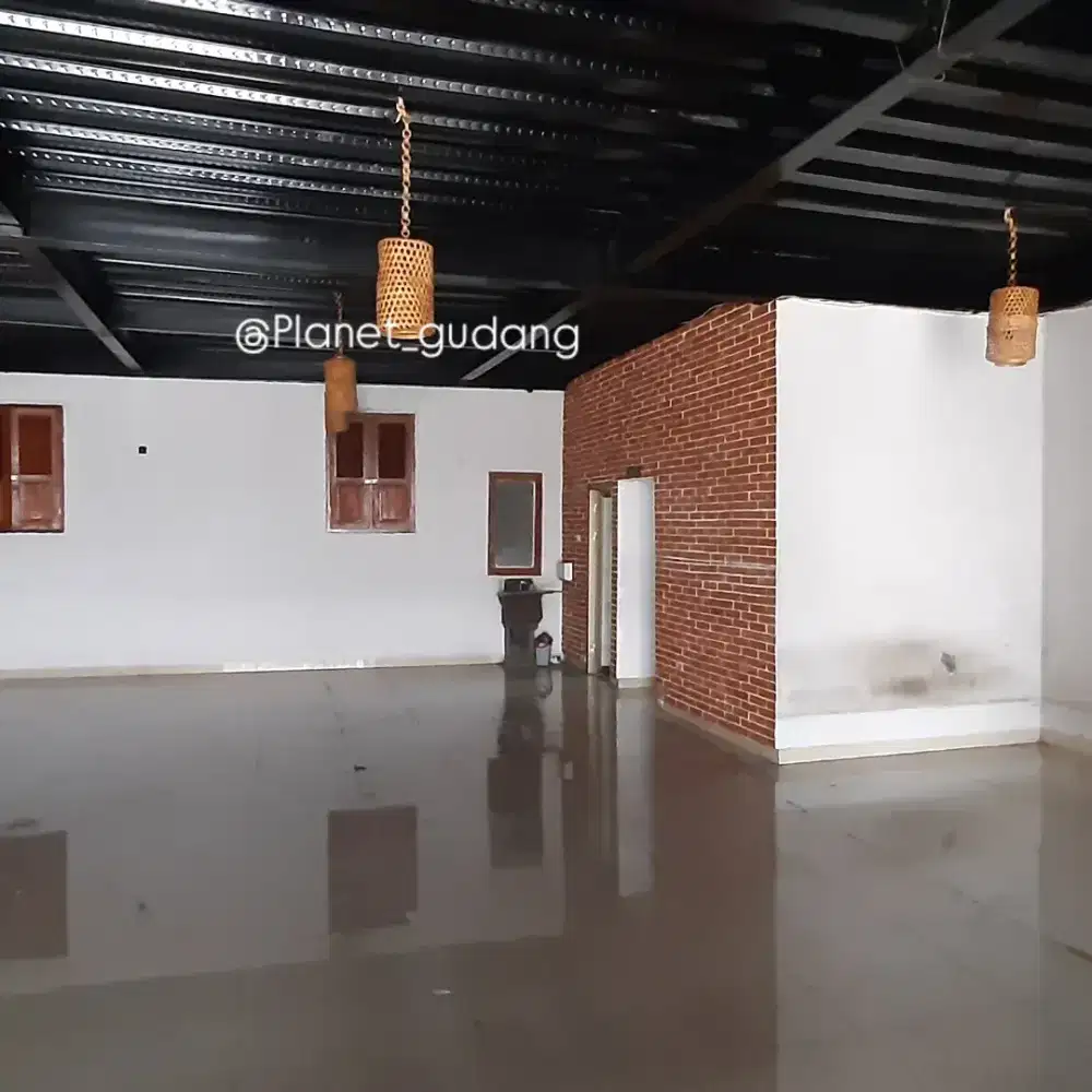 Disewakan/Jual Ruko 3 lt area Bektim  pdt penduduk  Ex resto ready