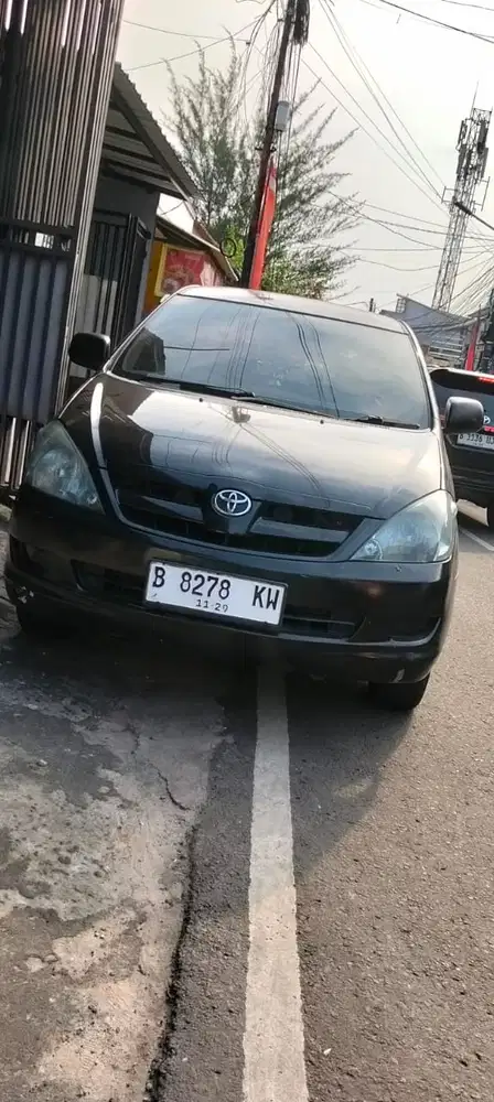 Toyota Kijang Innova 2005 Bensin