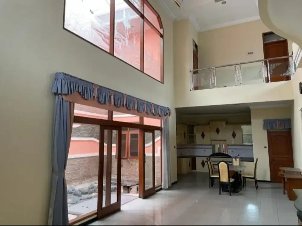 Dijual Rumah Mewah 2 Lantai di Pasteur Bandung Utara