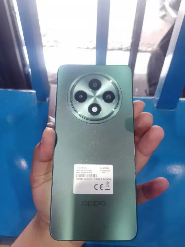OPPO RENO 12F 8/256 (4G)