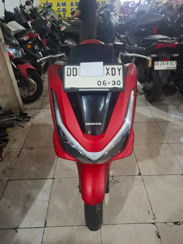 Honda PCX abs 160cc 2025 merah