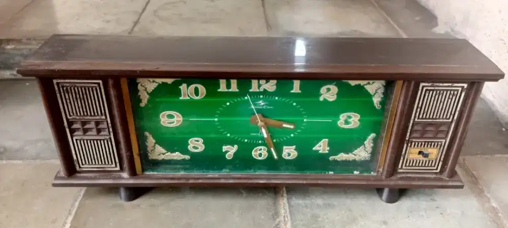Jam meja antik klasik