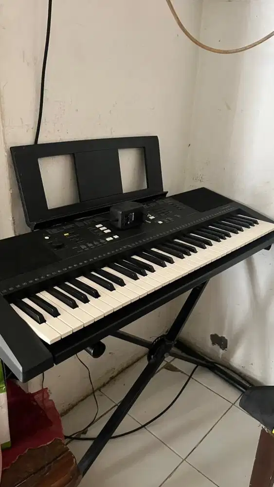 Yamaha Keyboard E343
