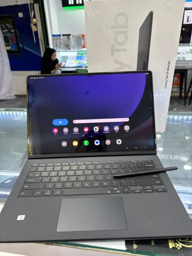 Samsung Tab S9 Ultra 512 GB Fullset Keyboard Trackpack Like New