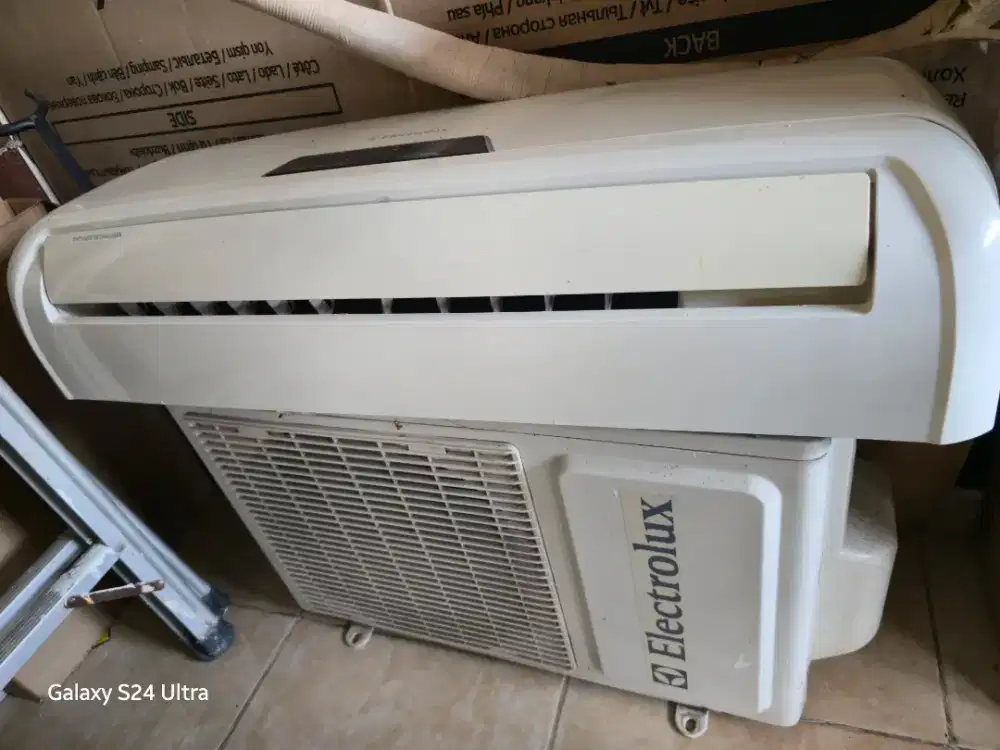 Dijual ac bekas merek electrolux 1/2 PK