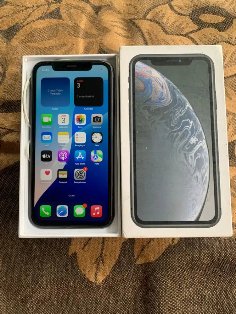 Iphone XR 128gb semua kartu lancar gak ada minus TT bisa
