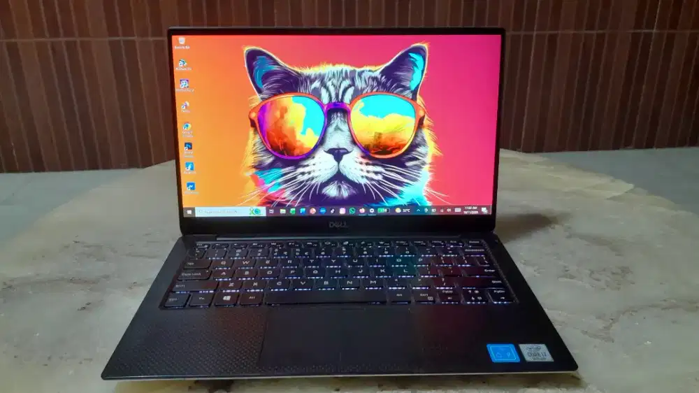 Dell Xps13 7390 core i7 Ram16GBssdnvme512GB Backlight touchscreenGEN10