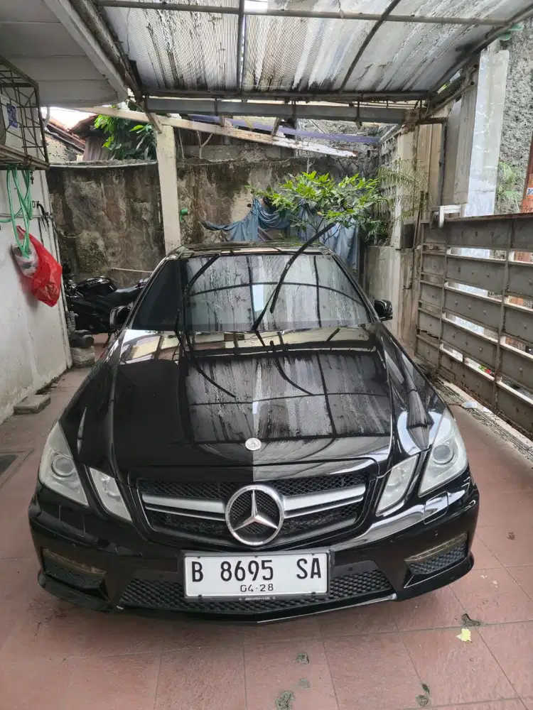 Mercedes-Benz E300 2011 Bensin