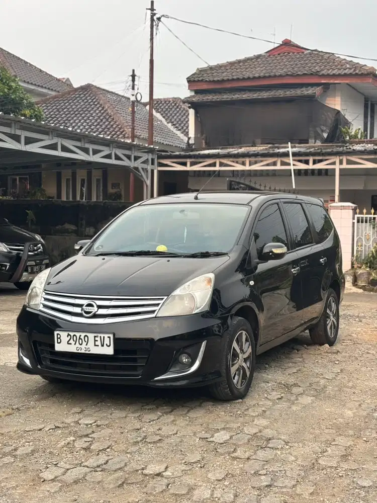 Nissan Grand Livina HWS 2012 At