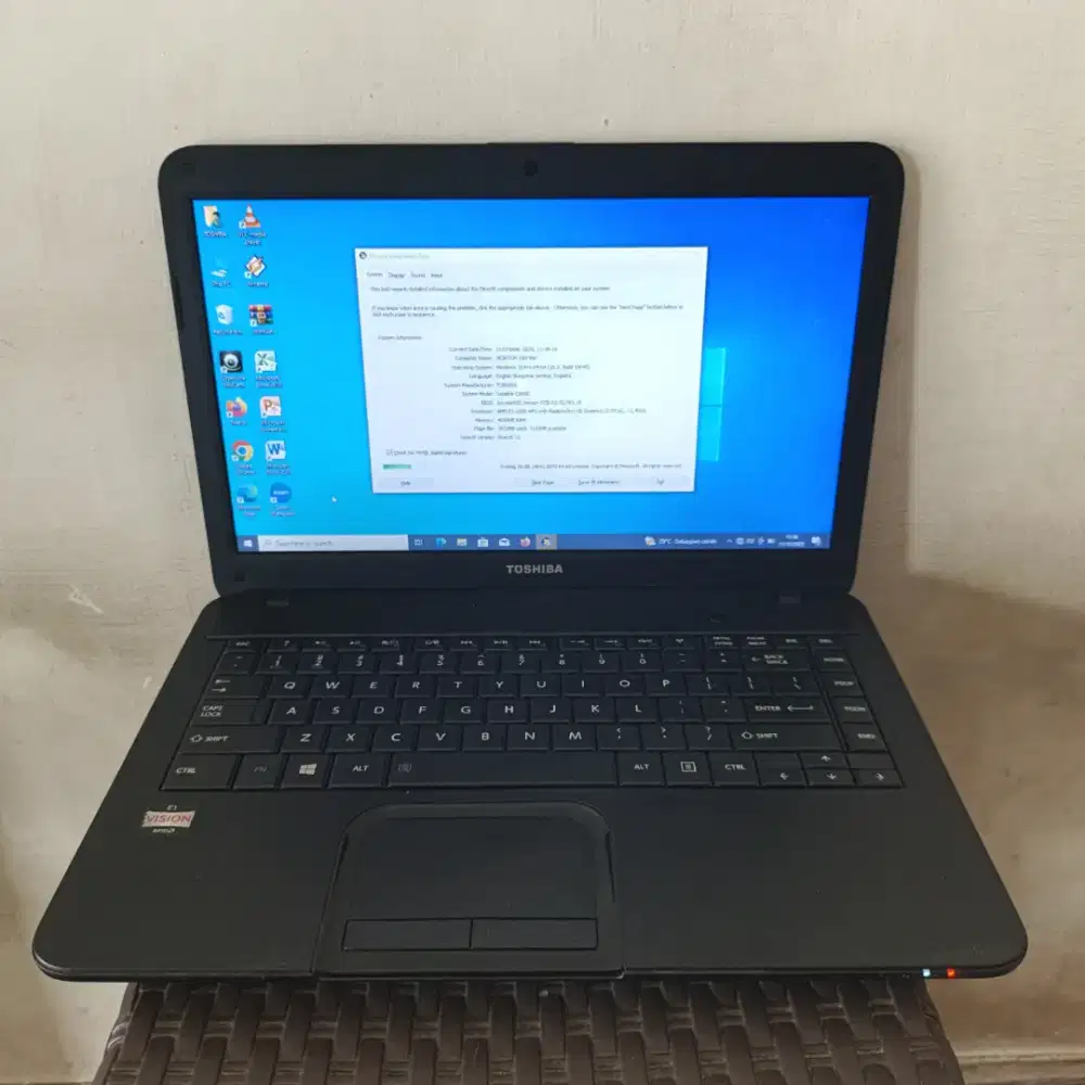 JUAL LAPTOP TOSHIBA SATELITE C800D AMD E1-1200 RAM4GB,HDD320GB