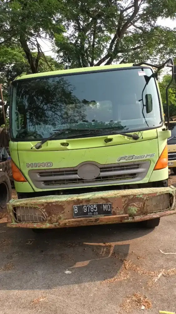 Mutsubishi Canter Fuso dan Hino 210Ps